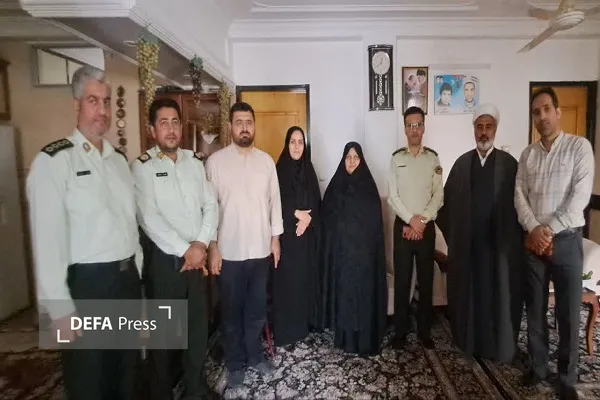 دیدار فرمانده انتظامی نکا با خانواده شهدای فراجا+ تصاویر