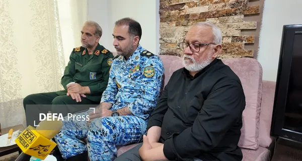 دیدار خانواده شهید علی محققی دیدار خانواده شهید علی محققی