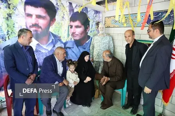 محمد جواد زمردیان مزار شهید پاکپور محمد جواد زمردیان مزار شهید پاکپور