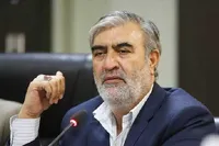عزیزی: تنگه هرمز با پست‌های متوهمانه ترامپ مدیریت نخواهد شد