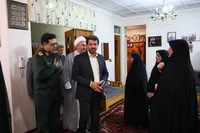 ادای احترام مسئولان استان همدان به مادر شهیدان «چنگیزی» + تصاویر