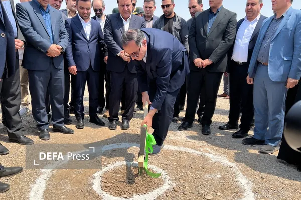 کلنگ‌زنی نیروگاه خورشیدی ۲۰ مگاواتی مهران
