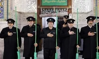 تصاویر/ آیین جاروکشی دربانان حرم مطهر رضوی