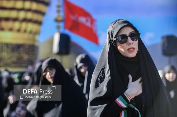 قرائت دعای عرفه در میدان انقلاب