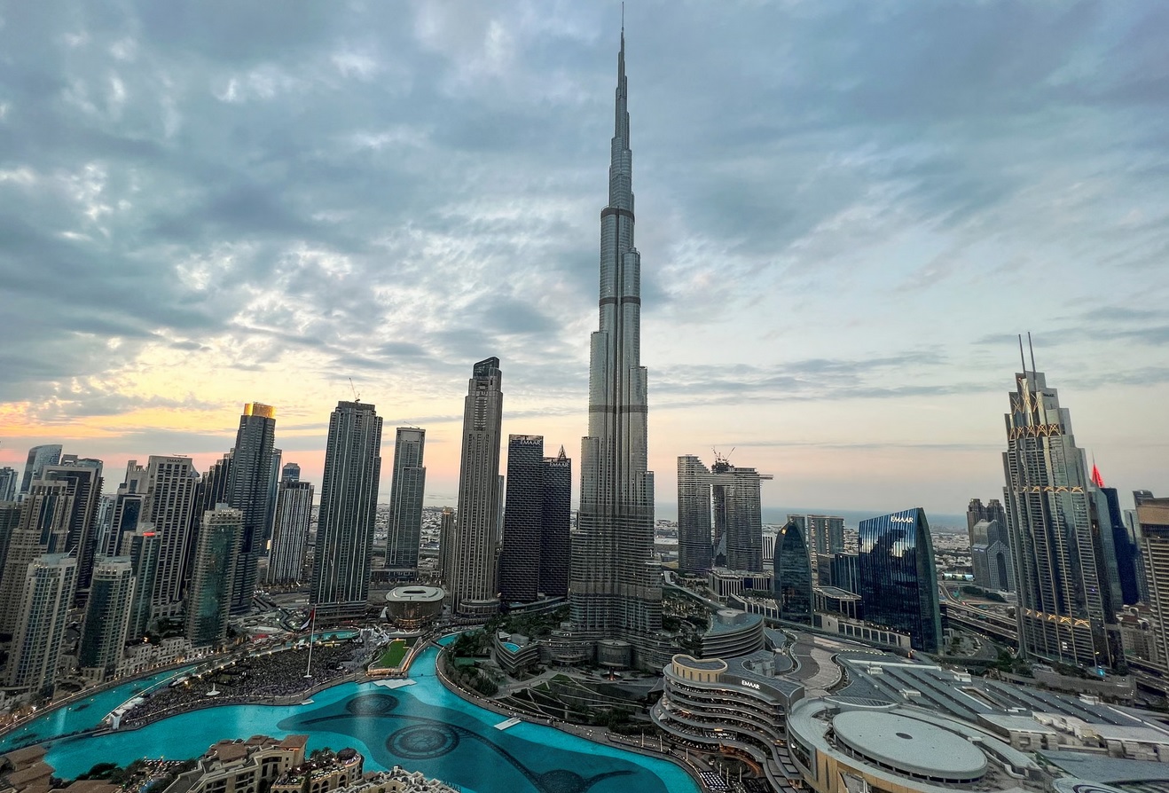وثائق تكشف استضافة