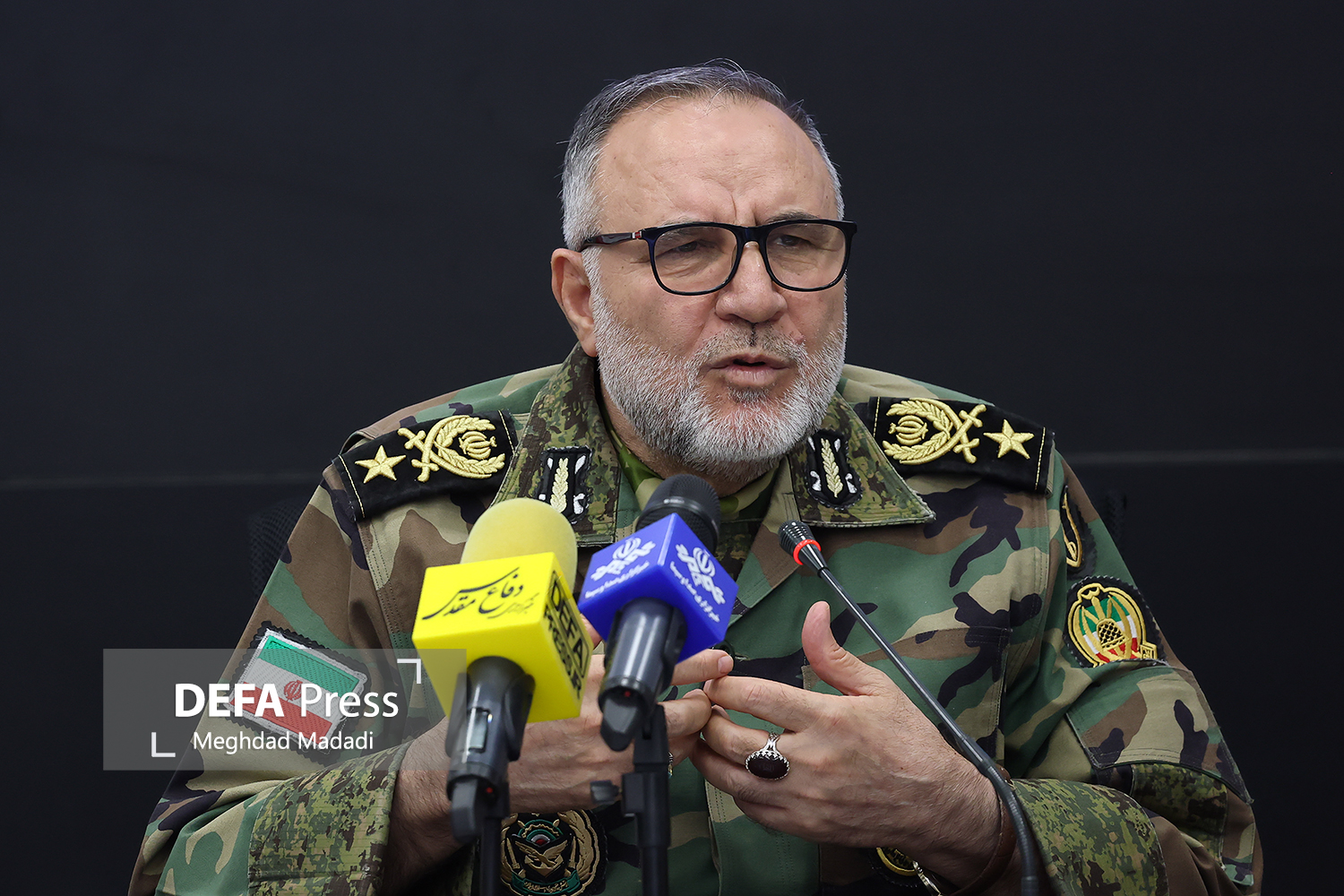 امیر حیدری: انفعال دشمن در برابر اقتدار نیرو‌های مسلح/ به ناوهای جنگی آمریکا آسیب جدی وارد کردیم