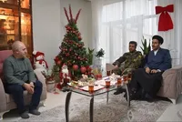 تصاویر/ دیدار جانشین قرارگاه عملیاتی لشکر ۲۱ حمزه سیدالشهداء آذربایجان با خانواده شهید هراچ همپارسونیانس
