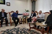 دیدار «موسوی» با خانواده ۱۱ شهید جنگ تحمیلی سوم