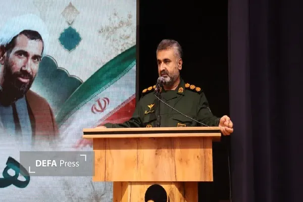 مدیران و کارمندان، منش حاج قاسم را الگوی عمل قرار دهند