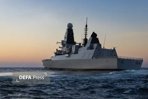 Британский эсминец HMS Dragon на пути к пропасти Британский эсминец HMS Dragon на пути к пропасти