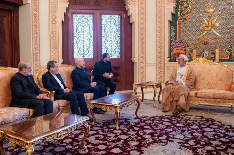 قاليباف يجري محادثات مع سلطان عُمان