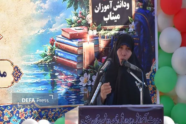 دانش‌آموزان آینده‌سازان ایران و پرچمداران مقاومت هستند