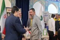 فیلم/ برپایی میز خدمت و حضور مسئولان استانی در مصلی اراک