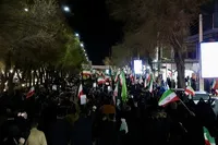 فیلم/ آیین نمادین بدرقه کاروان اعزامی رزمندگان به جبهه‌های حق علیه باطل در شهرکرد