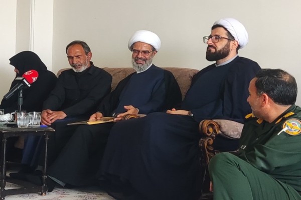 دیدار مسئولان خراسان‌شمالی با خانواده پرستار جهادی جنگ رمضان+ تصاویر