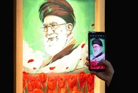 درهای شمالی و شرقی مصلی باز شده‌اند