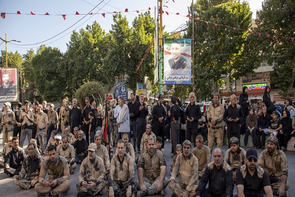 آیین «گل مالی» روز عاشورا در لرستان+ تصاویر