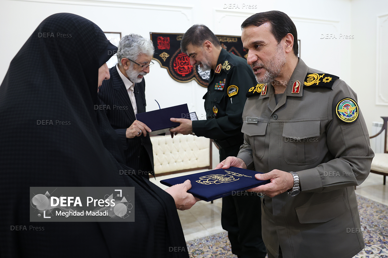 سردار رادان با خانواده شهیدان حدادعادل و پاکپور دیدار کرد