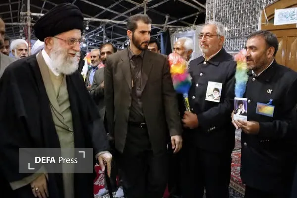 دیدار خاص شهروند خراسان‌شمالی با رهبر شهید انقلاب اسلامی+ تصاویر