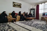دیدار بانوان زنجانی با خانواده شهید «قاسمی» از شهدای جنگ رمضان