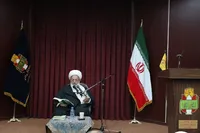 فیلم/برگزاری جلسه تفسیر قرآن کریم در موزه دفاع مقدس یزد