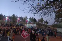 رقص بادبادک‌ها در پارک روجیار شور و نشاط کودکان را به آسمان سنندج آورد