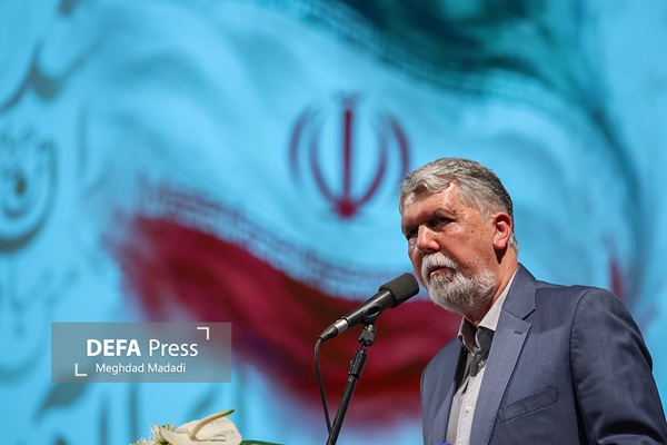 صالحی: شاهنامه حافظ اسطورههای ایرانی است/ ملت دارای حافظه تاریخی در برابر تند باد حوادث از پای درنمیآید صالحی: شاهنامه حافظ اسطورههای ایرانی است/ ملت دارای حافظه تاریخی در برابر تند باد حوادث از پای درنمیآید