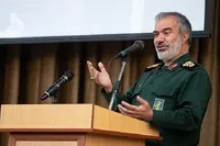 دریادار فدوی: فرماندهان نیرو‌های مسلح تکلیف مدار هستند/اگر آمریکا حمله کند پاسخ قاطع خواهد گرفت 