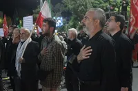 تصاویر/ پاسداشت ارزش‌های انقلاب در آیین شبانه محرم در اراک