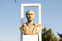 تصاویر/ آیین رونمایی از سردیس فاخر شهید حاج حسین خرازی