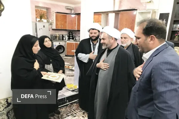 دیدار امام جمعه با خانواده شهدا دیدار امام جمعه با خانواده شهدا
