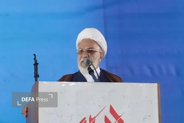 هزینه مقاومت کمتر از هزینه تسلیم در برابر آمریکاست