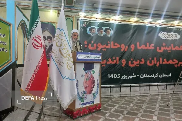 علما چراغ نبوت و رسالت را در طول تاریخ روشن نگه داشته‌اند