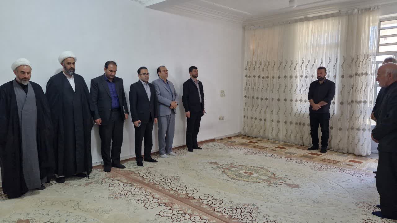 حجت الاسلام کریمیتبار: ایثار شهدا و صبر خانوادههایشان، تضمینکننده عزت و امنیت امروز کشور است حجت الاسلام کریمیتبار: ایثار شهدا و صبر خانوادههایشان، تضمینکننده عزت و امنیت امروز کشور است