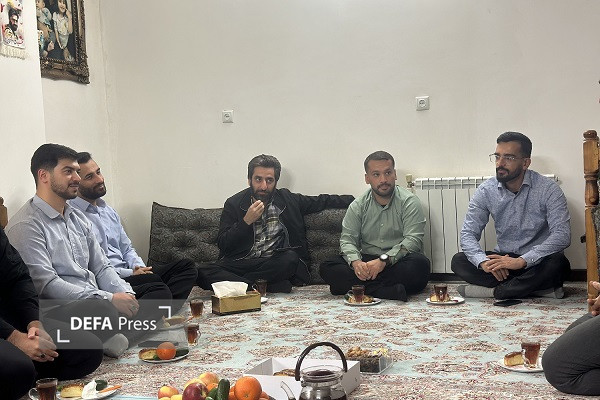 احترام به والدین؛ رمز عاقبتبخیری شهید «حاجیزاده» احترام به والدین؛ رمز عاقبتبخیری شهید «حاجیزاده»