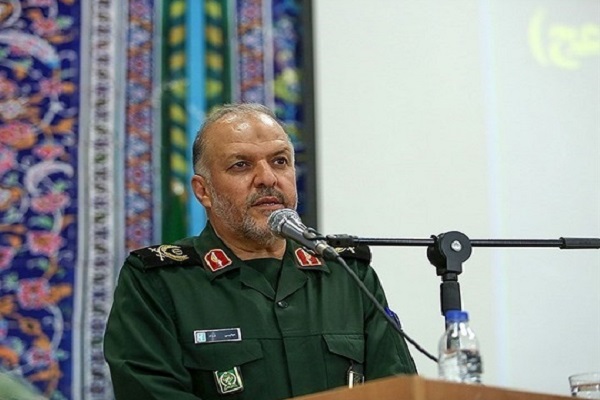 سردار مجتبی فداء،: سردار شهید غلامرضا سلیمانی  نقش مؤثری در مدیریت بحران و کاهش آسیب‌ها در کشور  ایفا کرد.
