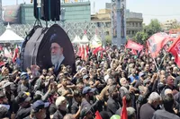 تصاویر/ نخل‌برداری یزدی‌ها در میدان امام حسین (ع) تهران؛ در سوگِ رهبر شهید