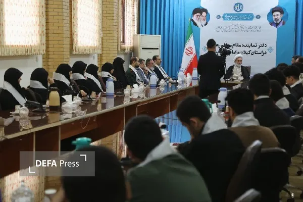 دیدار دانش‌آموزان بسیجی با نماینده ولی‌فقیه در گیلان
