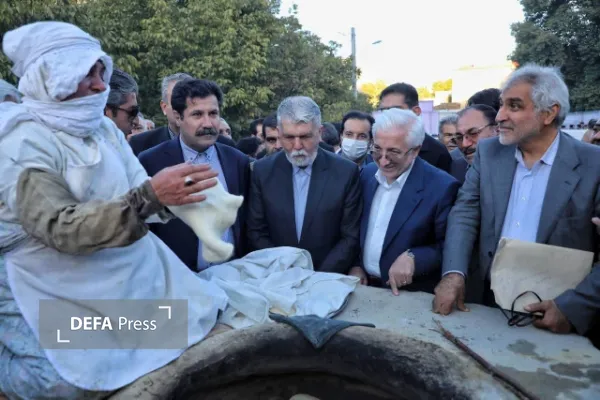 وزیر فرهنگ و ارشاد اسلامی
