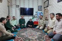 فیلم/ دیدار سرهنگ عزیزی با خانواده شهید «دارایی» در کرمانشاه