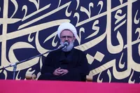ملت ایران با تکیه بر فرهنگ عاشورا در برابر همه توطئه‌ها ایستاده است