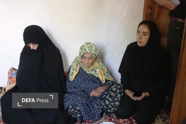 دیدار نماینده ولی‌فقیه در مازندران با مادر شهید «موسوی» در روستای کِنِت+ تصاویر