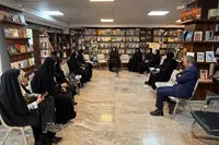 اولین انجمن ادبی زن، دفاع مقدس و‌ مقاومت برگزار شد+ تصاویر