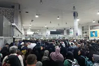 تصاویر/ حضور پرشور و گسترده زائران در پایانه شهید سلیمانی مهران