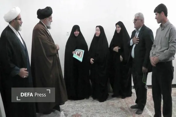 دیدار نماینده ولی فقیه در کهگیلویه و بویراحمد با خانواده شهیدان خوب در بهمئی