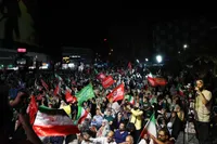 منتظران ظهور در میدان ولیعصر (عج) گرد هم آمدند