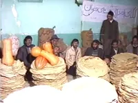 فیلم منتشر نشده از کمک‌های خالصانه اهالی روستای تبریان به جبهه‌