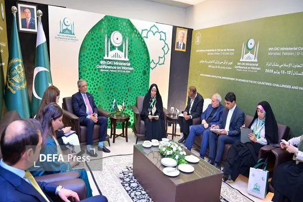 بهروز آذر