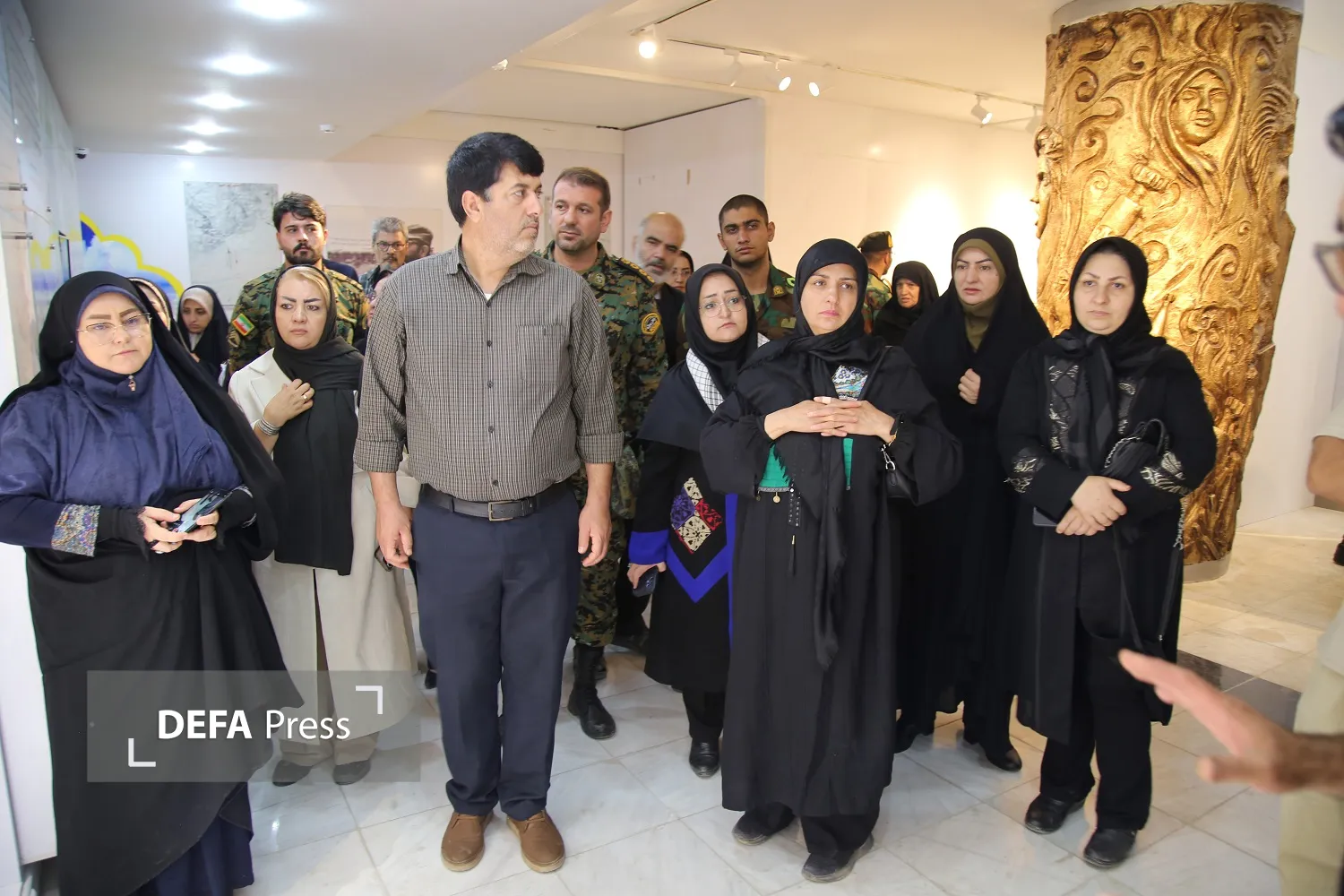 تصاویر/ بازدید هنرمندان از موزه دفاع مقدس و مقاومت آذربایجان غربی