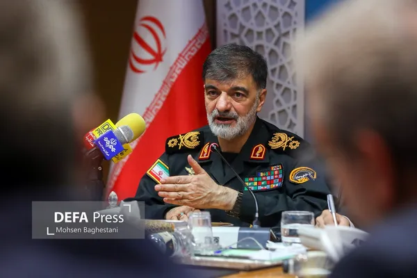 سردار رادان: دبیرستان پلیس می‌تواند سرآغازی برای احیای دبیرستان‌های نیرو‌های مسلح باشد/ سردار کارگر: برای تربیت نیروی انسانی نیرو‌های مسلح باید سرمایه‌گذاری کنیم